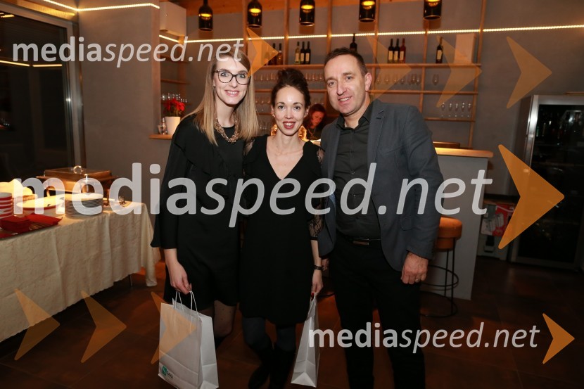  Petra  Letonja, Mediaspeed d.o.o.;  Andreja Breznik, Mediaspeed;  Borut  Cvetko, kreativni direktor, Mediaspeed16. rojstni dan agencije Mediaspeed in prednovoletno druženje