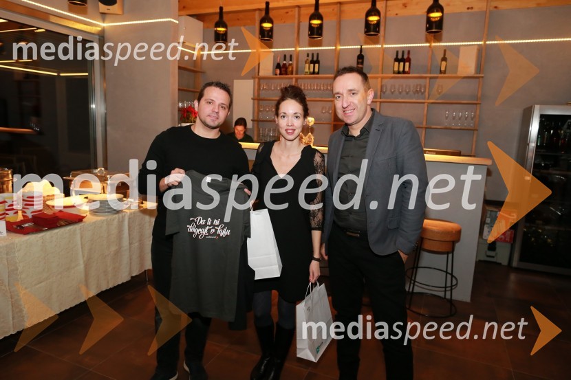  Sandi Fišer, fotograf, Mediaspeed;  Andreja Breznik, Mediaspeed;  Borut  Cvetko, kreativni direktor, Mediaspeed16. rojstni dan agencije Mediaspeed in prednovoletno druženje