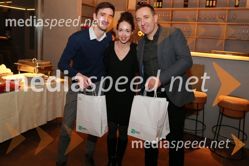  Tomaž Ogrizek, FotoBox;  Andreja Breznik, Mediaspeed;  Borut  Cvetko, kreativni direktor, Mediaspeed16. rojstni dan agencije Mediaspeed in prednovoletno druženje