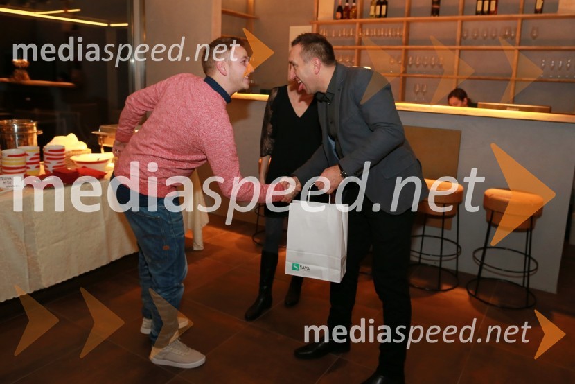  Vid Rotar, fotograf;  Borut  Cvetko, kreativni direktor, Mediaspeed16. rojstni dan agencije Mediaspeed in prednovoletno druženje