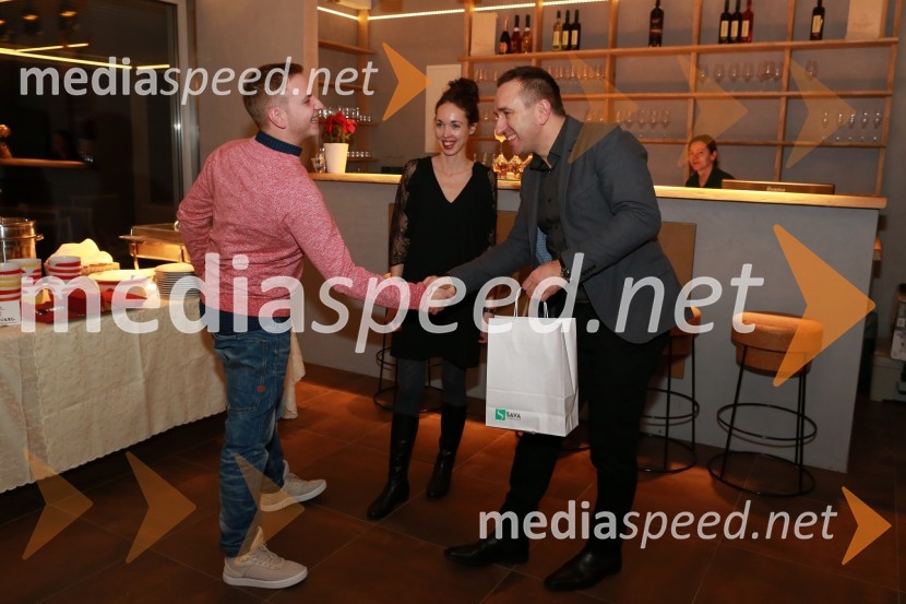  Vid Rotar, fotograf;  Borut  Cvetko, kreativni direktor, Mediaspeed16. rojstni dan agencije Mediaspeed in prednovoletno druženje