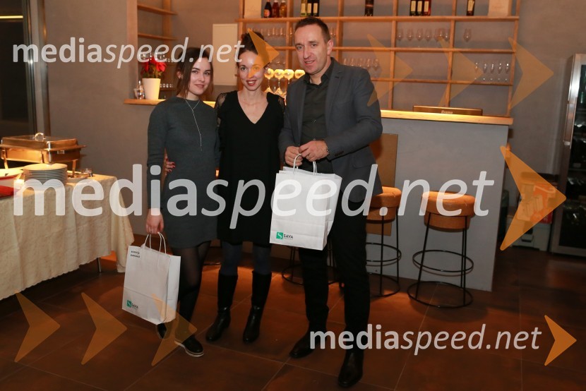  Andreja  Barbarič;  Andreja Breznik, Mediaspeed;  Borut  Cvetko, kreativni direktor, Mediaspeed16. rojstni dan agencije Mediaspeed in prednovoletno druženje