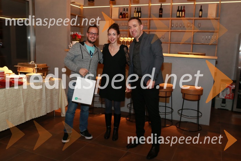 Matevž Pucer, fotograf;  Andreja Breznik, Mediaspeed;  Borut  Cvetko, kreativni direktor, Mediaspeed16. rojstni dan agencije Mediaspeed in prednovoletno druženje