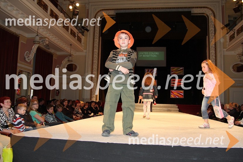 Mlad manekenModna revija v Narodnem domu Maribor