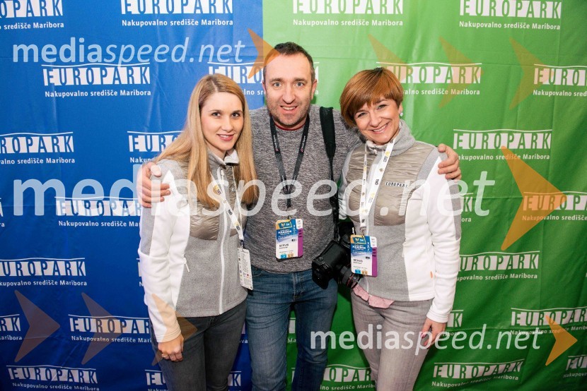 Vanja Bele, asistenka za marketing Europarka;  Borut  Cvetko, kreativni direktor, Mediaspeed;  Petra Romih, vodja marketinga Europarka54. Zlata lisica, nedelja, VIP druženje