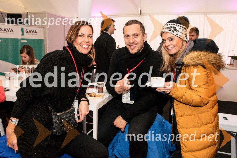  Simona Škrobar;  Jure Košir, nekdanji smučar;  Nina Vipotnik, vodja marketinga, Emporium 54. Zlata lisica, nedelja, VIP druženje