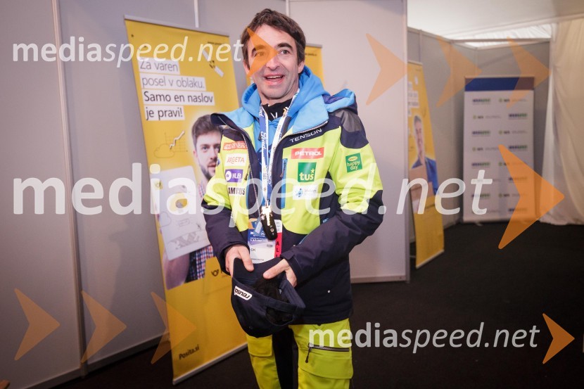 dr. Franci Petek, nekdanji smučarski skakalec in direktor SZS54. Zlata lisica, slalom