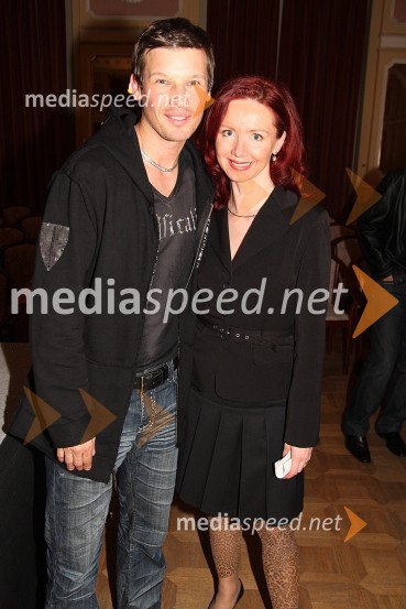 Jurij Bradač, maneken in Metka Klajderič Kobler, lastnica agencije Vulcano modelsModna revija v Narodnem domu Maribor