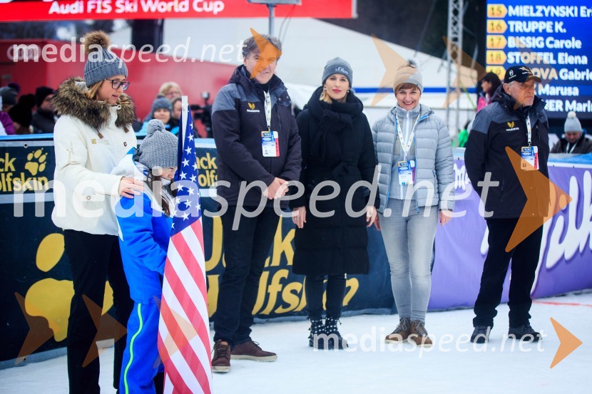  ... ; mag. David Kastelic, predsednik uprave, Zavarovalnica Sava, d.d.;  Katja  Janko Puh, vodja marketinga, s.Oliver;  Petra Romih, vodja marketinga Europarka;  Danilo Kline, vodja protokola Zlata lisica54. Zlata lisica, slalom