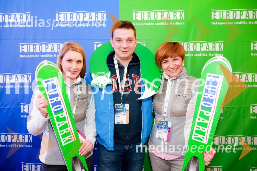  Vanja Bele, asistenka za marketing Europarka;  Toni Pugelj, center manager, Citypark;  Petra Romih, vodja marketinga Europarka54. Zlata lisica, slalom