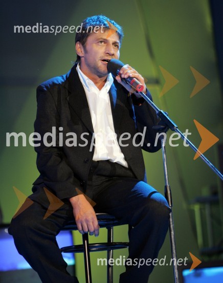 Poslanec SNS ter pevec Bogdan BarovičMelodije morja in sonca