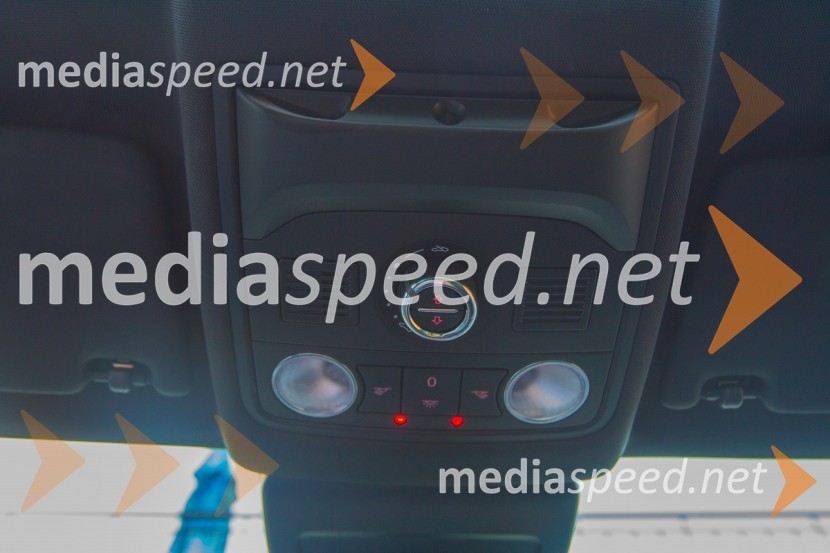 Seat Leon ST Cupra 2.0 TSI DSG 4Drive, električno krmiljenje strešnega oknaSeat Leon ST Cupra 2.0 TSI DSG 4Drive, mediaspeed test