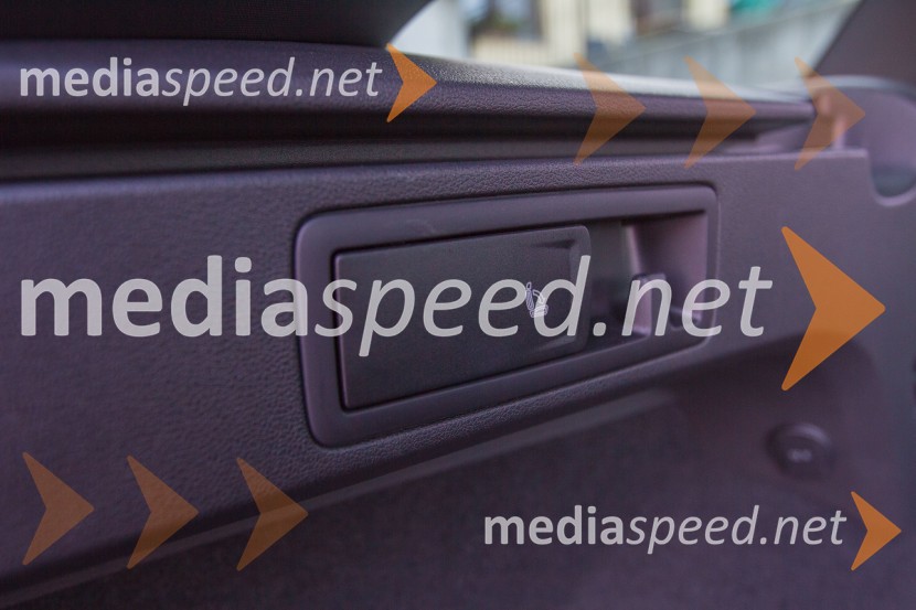 Seat Leon ST Cupra 2.0 TSI DSG 4Drive, podiranje zadnjih naslonjal v prtljažnikuSeat Leon ST Cupra 2.0 TSI DSG 4Drive, mediaspeed test