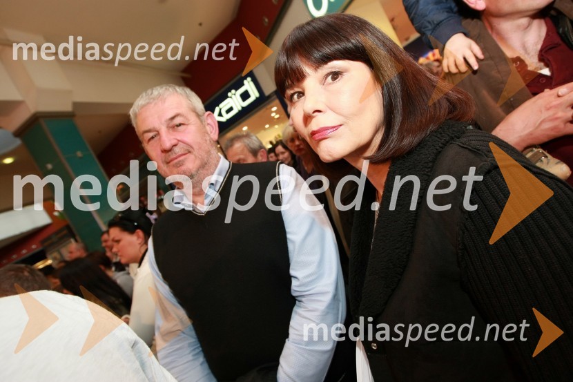 ... in Nina Gazibara, nekdanja manekenkaModna revija Center Interspar Vič