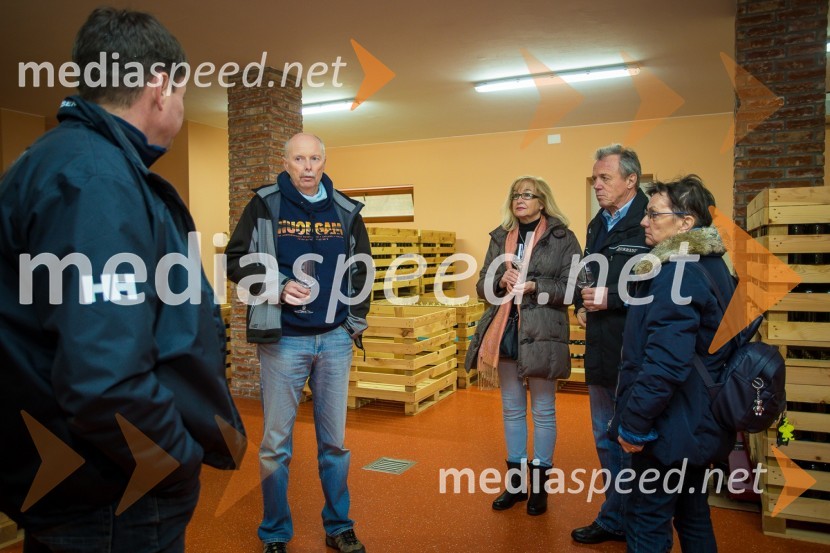  Peter  Burkeljca;  Emilija Grilc;  Marijan Grilc;  Milojka BurkeljcaObisk nagrajencev Slovenskih novic pri PUBEC vinarjih Leber, Hafner in Cvitanič