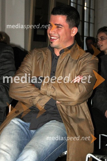 Tit Košir, fotograf Večera in prejemnik novinarske nagradePodelitev novinarskih nagrad Društva novinarjev Slovenije