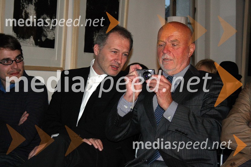 Ali Žerdin, urednik Dnevnikove edicije Objektiv in prejemnik novinarske nagrade, Joco Žnidaršič, fotoreporter in urednik fotografije dnevnika Delo in prejemnik novinarske nagrade za življenjsko deloPodelitev novinarskih nagrad Društva novinarjev Slovenije