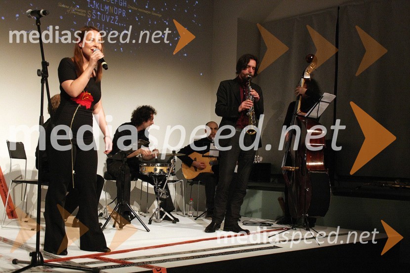 Skupina Mljask in Zvezdana Novakovič, pevkaPodelitev novinarskih nagrad Društva novinarjev Slovenije