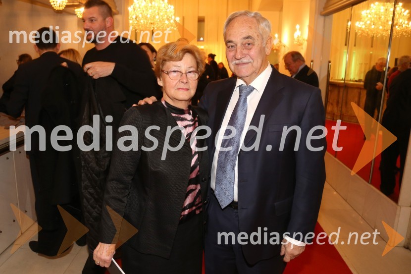  Alojzija Moge-Čas, odvetnica;  Rudolf Moge, nekdanji politikSamomorilec, premiera predstave