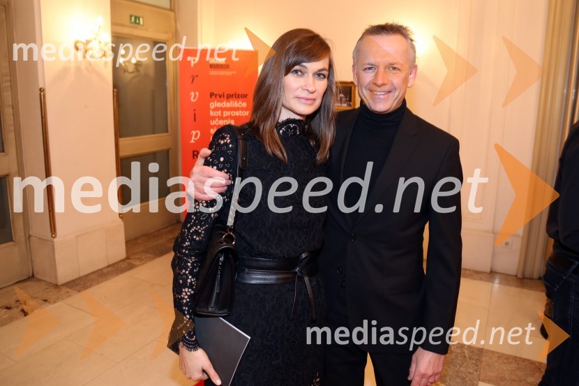  Mojca Kac;  Andrej Kac, odvetnikSamomorilec, premiera predstave