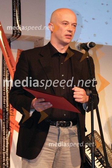 Dejan Rat, novinar Radia Slovenija in Radia Maribor in prejemnik novinarske nagradePodelitev novinarskih nagrad Društva novinarjev Slovenije