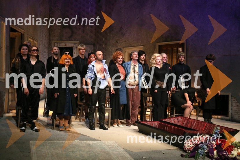  ... ;  ... ;  ... ;  Irena Varga, igralka;  Jurij Drevenšek, igralec;  ... ;  Nejc Ropret, igralec;  Maša Žilavec, igralka;  ... ;  ... ;  ... ;  ... ;  ... ;  ... Samomorilec, premiera predstave