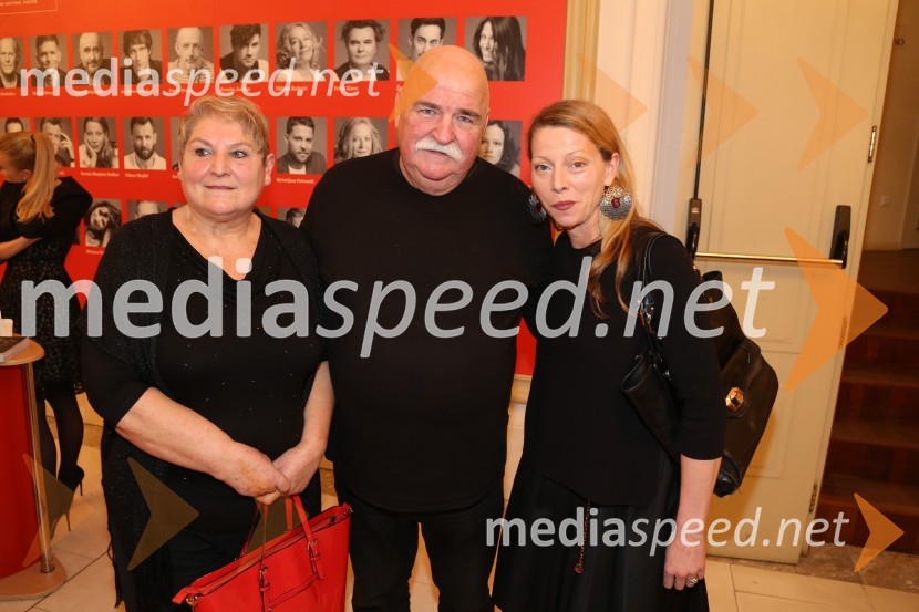  ... ;  ... ;  Nataša Matjašec Rošker, igralkaSamomorilec, premiera predstave