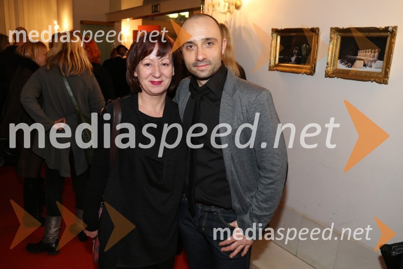  Diana Koloini, umetniška direktorica, Drama SNG Maribor;  Nejc Ropret, igralecSamomorilec, premiera predstave