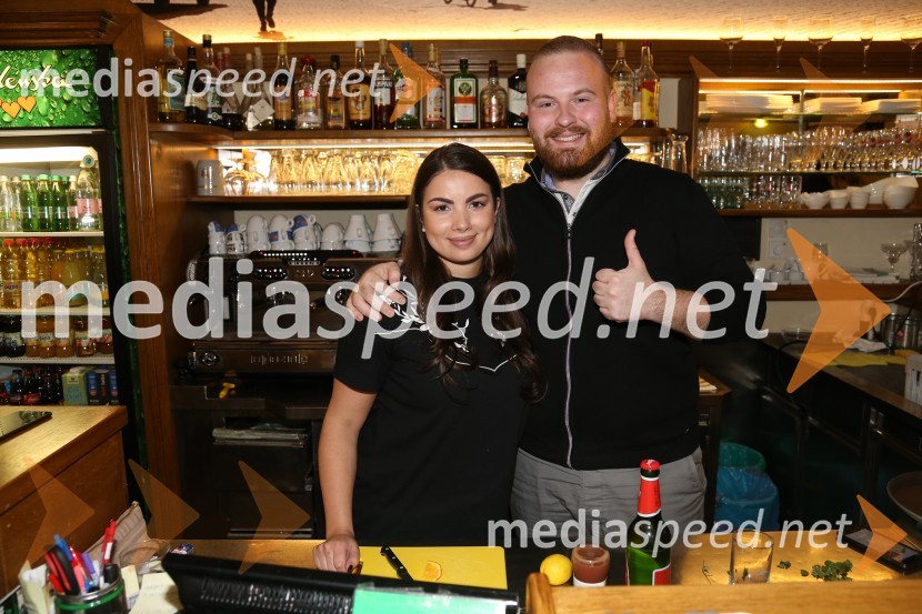  ... ;  Rene Bizjak, član, Rotaract klub MariborKoncert Tilena Pusarja v lokalu Plac kafe