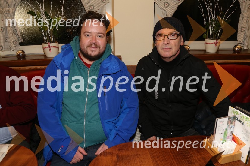  Miran Mežnar, predsednik društva TotifotoKoncert Tilena Pusarja v lokalu Plac kafe