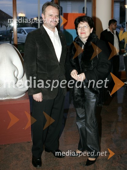 Jožef Pavlinjek, lastnik podjetja Inox Černelavci in Irena Pavlinjek, soproga Štefana Pavlinjeka, lastnika podjetja ROTO ČernelavciKoncert ob svetovnem dnevu Romov