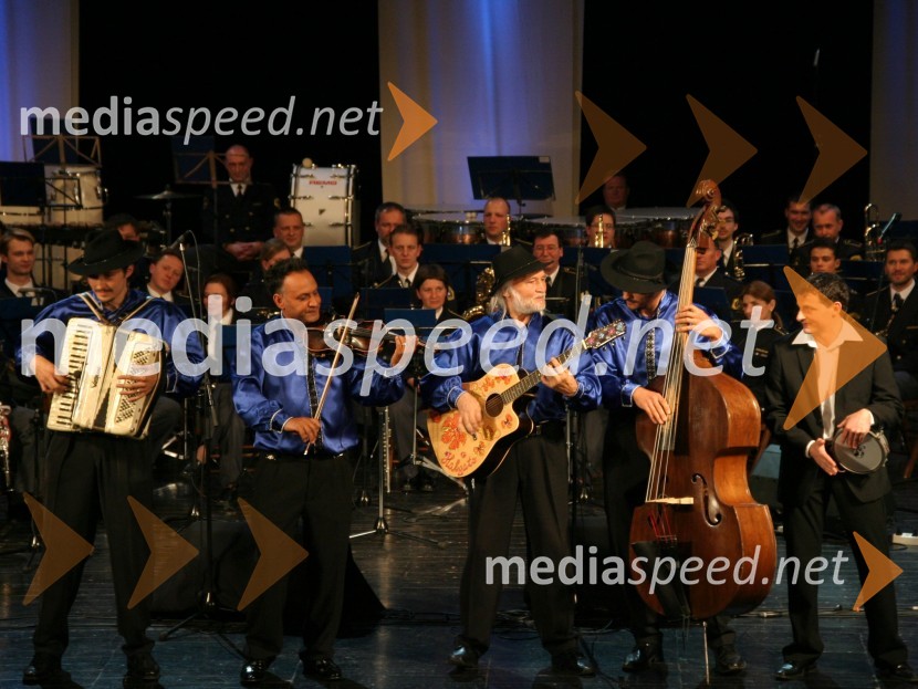 Halgato band in Orkester slovenske policijeKoncert ob svetovnem dnevu Romov