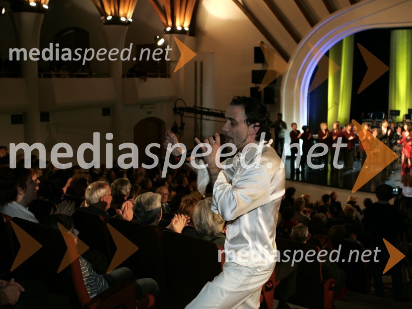 Mišo Kontrec, skupina LangaKoncert ob svetovnem dnevu Romov