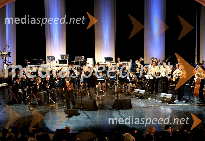Saša Olenjuk, violinist, Halgato band in Orkester slovenske policijeKoncert ob svetovnem dnevu Romov