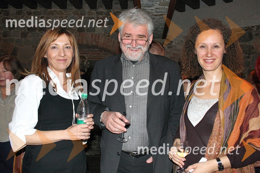 Tanja Starič, novinarka Žurnal24, Branko Maksimovič, Večer in Simona RakušaPodelitev novinarskih nagrad Društva novinarjev Slovenije