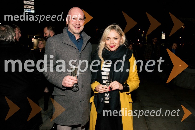  Igor Gajić, režiser;  Katarina Čas, igralka, voditeljicaČakalnica, premiera predstave