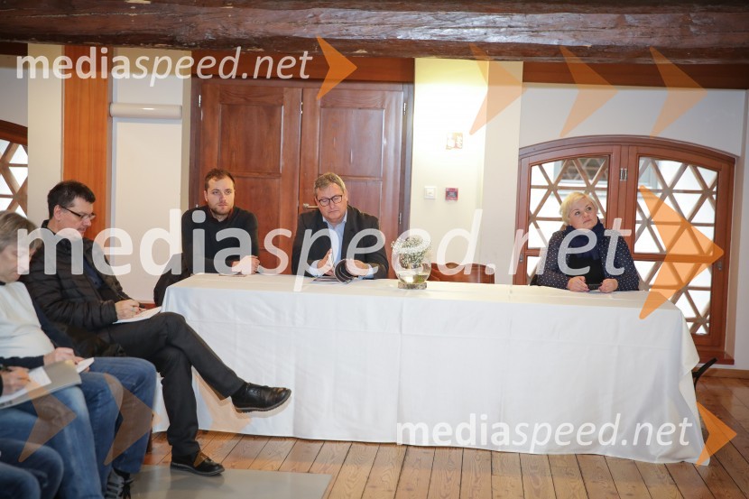  ... ;  ... ;  Romana  Rosnaky, direktorica prodaje in marketinga, AC-Mobil d.o.o.Mitsubishi Eclipse Cross, slovenska predstavitev