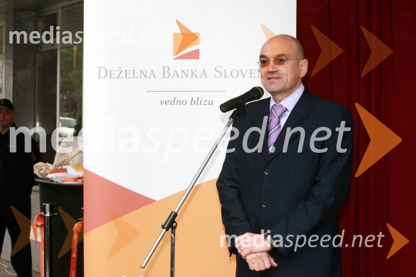 Dr. Draško Veselinovič, predsednik uprave Deželne banke Slovenije d.d.Otvoritev poslovne enote Deželne banke Slovenije v Novi Gorici