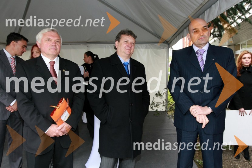 Mirko Brulc, župan občine Nova Gorica, Iztok Jarc, minister za kmetijstvo, gozdarstvo in prehrano RS in dr. Draško Veselinovič, predsednik uprave Deželne banke Slovenije d.d.Otvoritev poslovne enote Deželne banke Slovenije v Novi Gorici