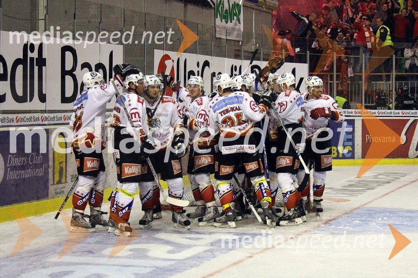 Hokejisti Acroni Jesenice, državni prvakiČetrta, zadnja tekma državnega prvenstva v hokeju na ledu