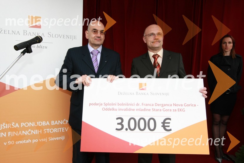 Dr. Draško Veselinovič, predsednik uprave Deželne banke Slovenije d.d. in Silvan Saksida, dr. med., v. d. direktorja bolnišnice dr. Franca Derganca Nova GoricaOtvoritev poslovne enote Deželne banke Slovenije v Novi Gorici