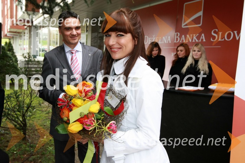 Tomaž Slokar, direktor poslovne enote Severna Primorska Deželne banke Slovenije d.d. in Jasna Kuljaj, povezovalka prireditve in TV voditeljicaOtvoritev poslovne enote Deželne banke Slovenije v Novi Gorici