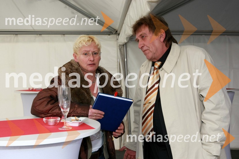 Sanja Eržen Sanja, novinarka TV Primorka in Marcel Buh, direktor TV PrimorkaOtvoritev poslovne enote Deželne banke Slovenije v Novi Gorici