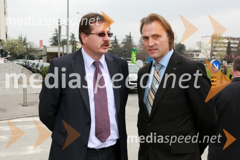 Pavel Tonkli, direktor PE Nova Gorica Banke Koper in Stanko Gaberc, izvršni direktor Področja poslovne mreže Deželne banke Slovenije d.d.Otvoritev poslovne enote Deželne banke Slovenije v Novi Gorici