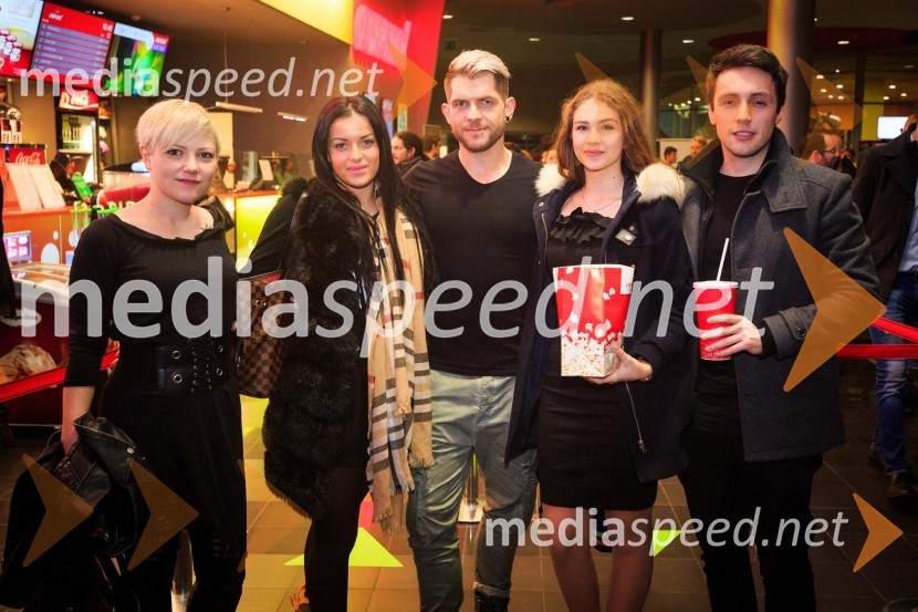  Petra Rupnik, odgovorna urednica časopisa Novice Svet24;  Nadja  Martinčič;  Klemen Bunderla, radijski voditelj, radio Aktual;  Saša Lešnjek, pevka, igralka;  Alex Volasko, pevecDualizem, predpremiera Spletne serije