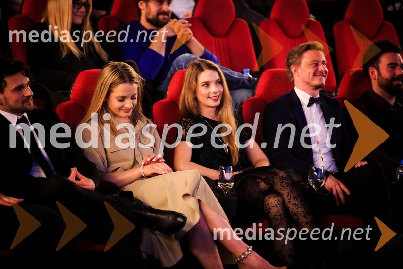  Ondina Kerec, igralka;  Valentina Plaskan, igralka, radijska moderatorka;  Jure Rajšp, igralecDualizem, predpremiera Spletne serije