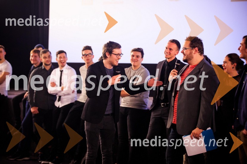 ... ;  Sašo Stare, stand up komikDualizem, predpremiera Spletne serije