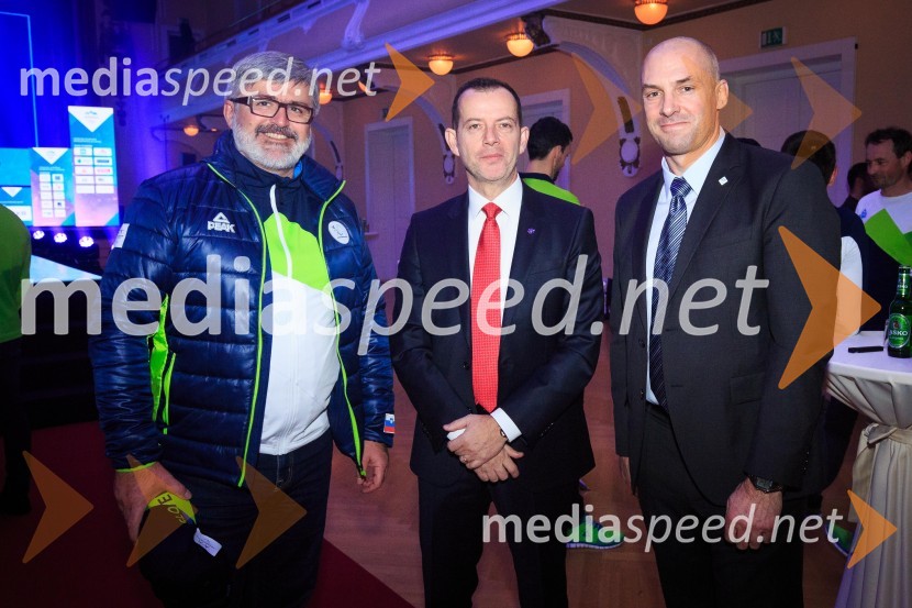  Roman  Jakič, nekdanji minister za obrambo;  Enzo Smrekar, predsednik Predsednik Smučarske zveze Slovenije;  ... Predstavitev slovenske olimpijske reprezentance - Pjongčang 2018