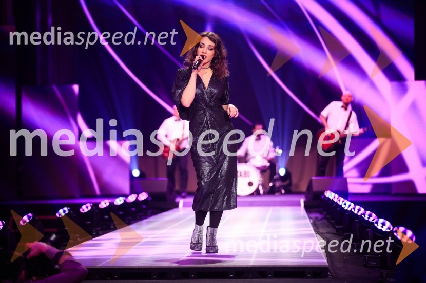  Eva Beus, pevka, skupina TabuPredstavitev slovenske olimpijske reprezentance - Pjongčang 2018