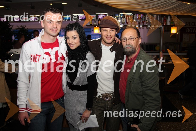 Suad Filekovič, nogometaš, Tina Vajzovič, manekenka, Jurij Bradač, maneken, Vili Klemenčič, fotografModna revija znamke Sweet years v Bowling Centru Strike